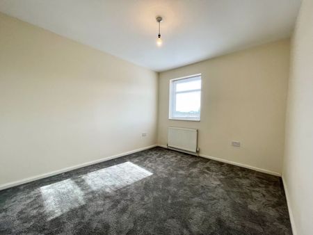 Kenton, Newcastle Upon Tyne - Photo 3