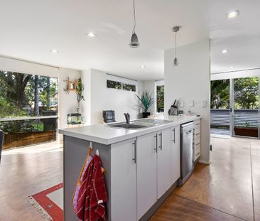 209 Laingholm Drive, Titirangi - Photo 6