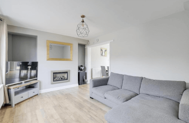 3 bedroom semi-detached house to rent - Photo 1