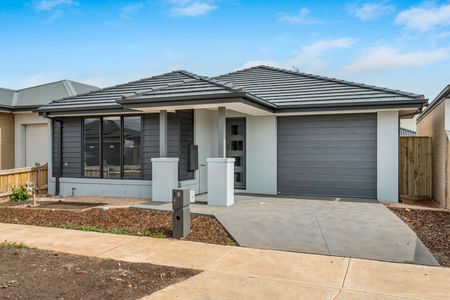 Stylish Brand New 3-Bedroom Home - Photo 3