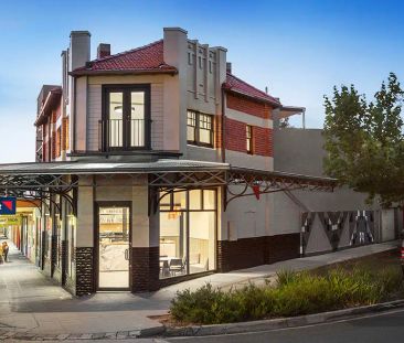 “EXTRAORDINARY TOWNHOUSE LIVING NEARBY THE BEACH” - Photo 1