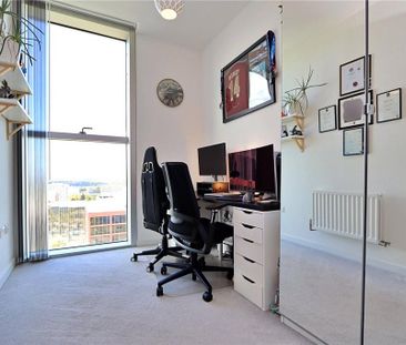 2 bedroom penthouse to rent - Photo 4