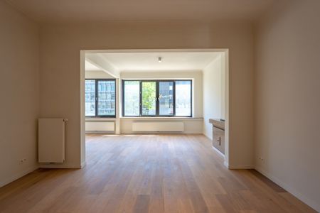 Prachtig 2 slpk appartement met ruim terras en berging. - Photo 4