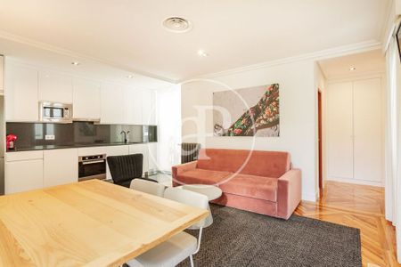 Luxury penthouse for rent in Madrid, Spain - Photo 5