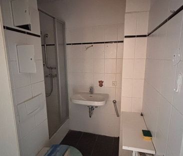 Sanierte 2-Zimmer-Wohnung mit Dusche – ab Dezember beziehbar - Foto 1
