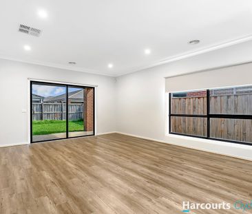 Spacious 4-Bedroom Home in Roses Estate, Beaconsfield! - Photo 5