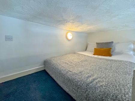 Flat 9, 223 HYDE PARK ROAD Leeds - LS6 1AH - Photo 3