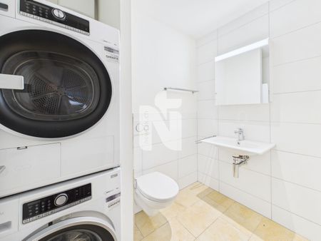 Helle und grosszügige 5.5-Zimmer-Wohnung am Löwenkreisel mit Balkon, Waschturm und 2 Badezimmern - Photo 2