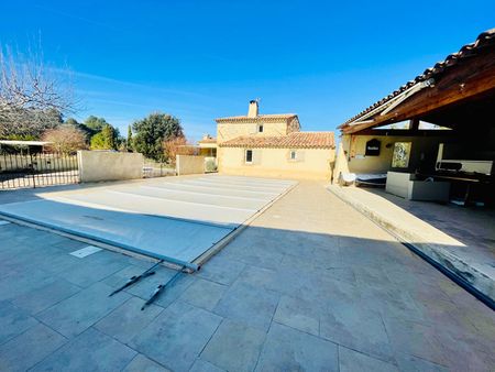 Villa meublée avec piscine et espaces extérieurs secteur campagne - Photo 4