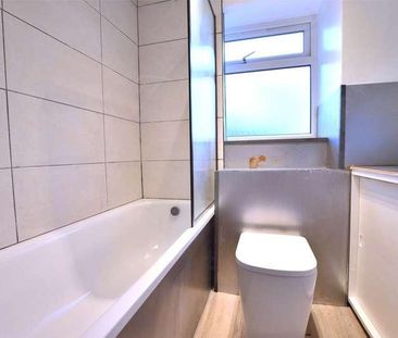 Oakfield Drive, Reigate, Surrey, RH2 - Photo 4