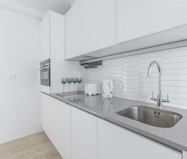 1 bedroom flat to rent - Photo 2