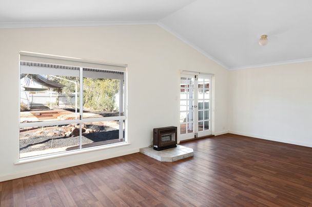 323B Collins Street, West Lamington - Photo 1