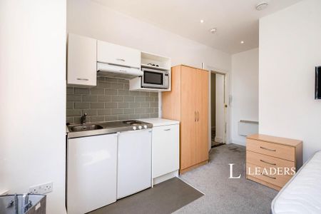 Studio to rent - Photo 4
