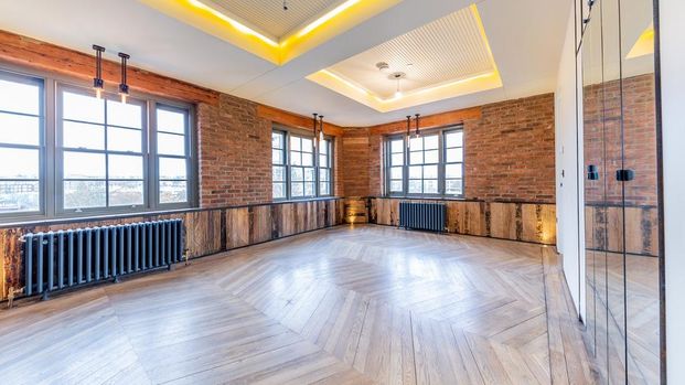 4 bedroom flat to rent - Photo 1