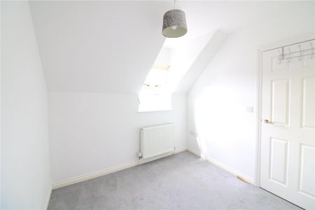 2 bedroom end of terrace house to rent - Photo 4