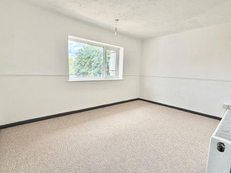 3 bedroom maisonette to rent - Photo 2