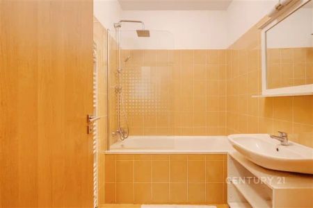 Pronájem bytu 3+kk, Benešov – předzahrádka a parkování v ceně - Photo 4