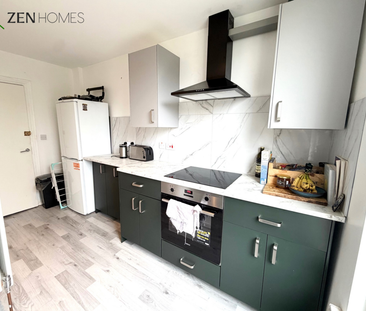 4 bedroom terraced house to rent - Photo 5