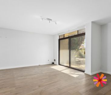 RENOVATED TOWNHOUSE WITH INCREDIBLE, SPACIOUS OUTDOOR BALI SPACE - Photo 6