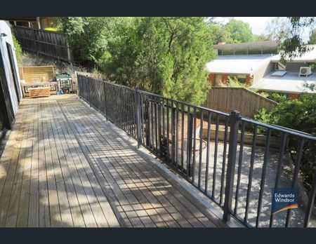 16 Sunvale Avenue Sandy Bay TAS 7005 Australia - Photo 2