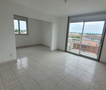 Location Appartement 3 pièces 71m² MAUBEUGE 59600 - Photo 2