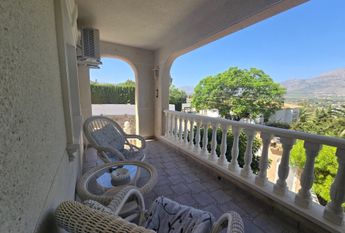 LONG-TERM RENTAL VILLA WITH SEA VIEWS IN ALTEA OLD TOWN