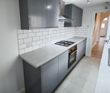 2 bedroom terraced house to rent - Photo 4