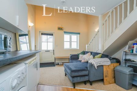 1 bedroom maisonette to rent Chelsea Court, Southgate Street, GL1 - Photo 2