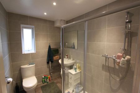 3 bedroom apartment to rent - Photo 2