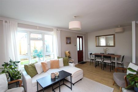 3 bedroom terraced house to rent - Photo 2
