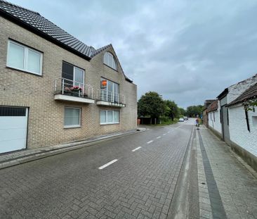 UITBERGEN - Ruim Eénslaapkamerappartement mét carport. - Photo 4