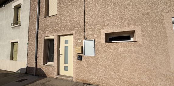 Location Appartement 2 pièces 26m² ST PAUL DE VARAX 01240 - Photo 2