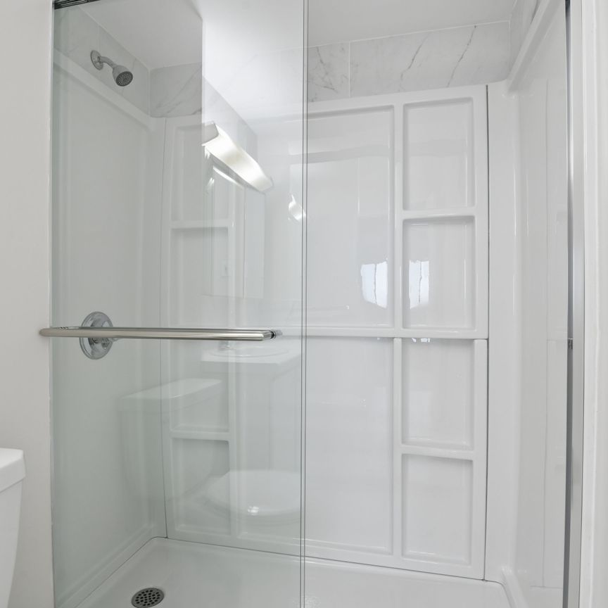 For Lease - 20 Chesterton Drive Unit# 805, Cityview - Parkwoods Hills - Rideau Shore, Ontario - Photo 1
