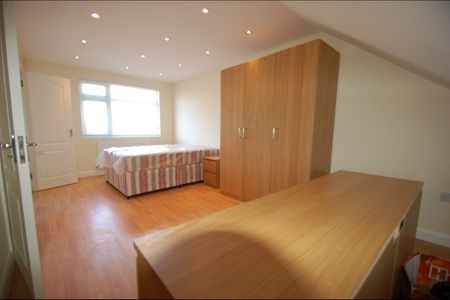 2 Bed Flat, Park Road, NW4 - Photo 5