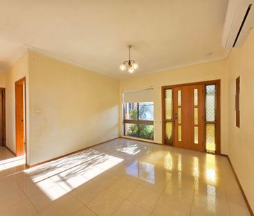 TIDY & CLEAN 2 BEDROOM VILLA FOR RENT - Photo 2