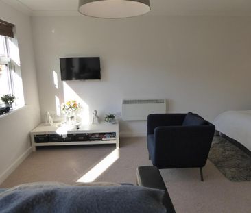 Studio to rent - Photo 6