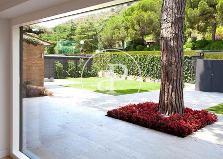 House for rent, with garden and pool in Pedralbes. - Photo 3