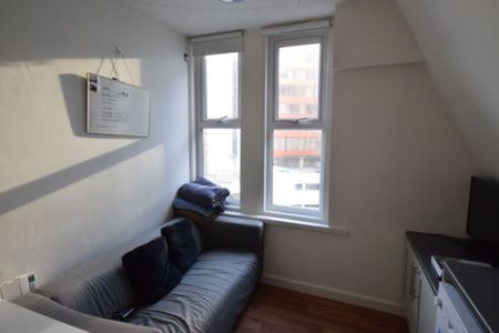 2 Bedroom Flat To Rent in Lansdowne - £1,170 pcm Tenancy Info - Photo 3