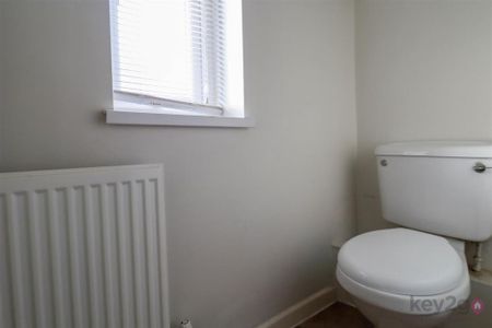 2 bedroom semi-detached house to rent - Photo 2