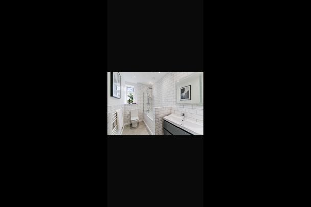 2 Bed Flat, Victoria Square, BS8 - Photo 1