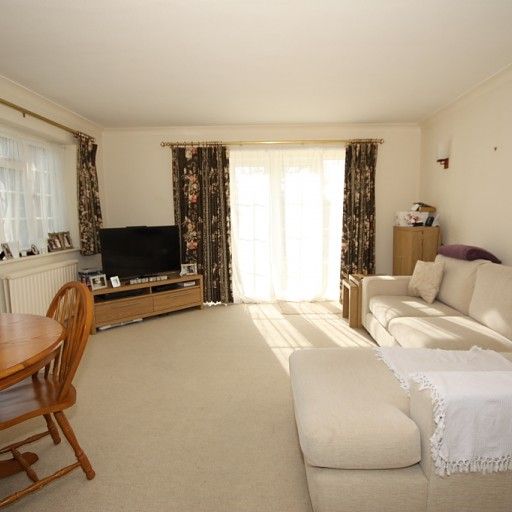 Belgrave Manor, Woking - Photo 1