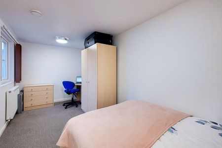 5 bedroom semi-detached house to rent - Photo 4