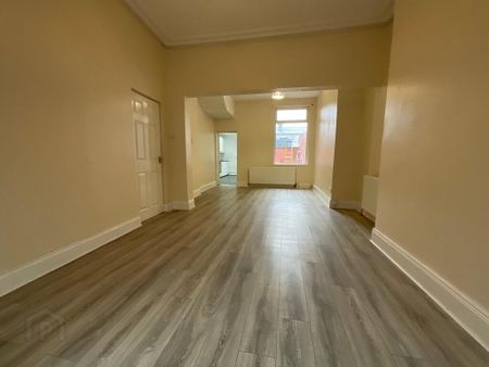 31 Woodvale Road, Belfast, BT13 3BN - Photo 2