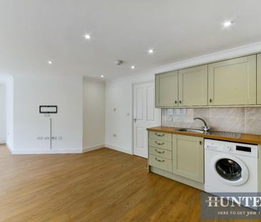 1 bedroom Flat To Let - Photo 3