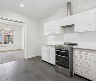 Spacious Two-Bedroom Unit in Glenelg East - Photo 6