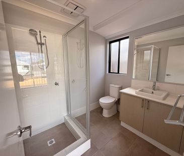 Brand New 5 Bedroom House in Prime Dudley Park Location - Photo 4