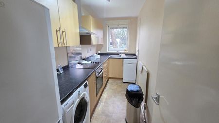 1 Bedroom Flat To Let - Photo 3
