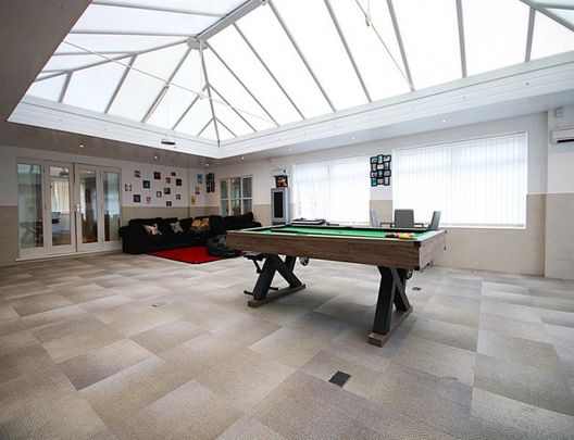 6 Bedroom Detached To Let - Photo 1