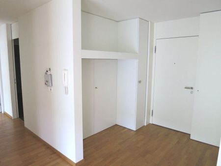 Modern city apartment in the center of Biel - Photo 3