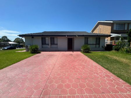 3 Bedroom Family Home&excl; - Photo 3